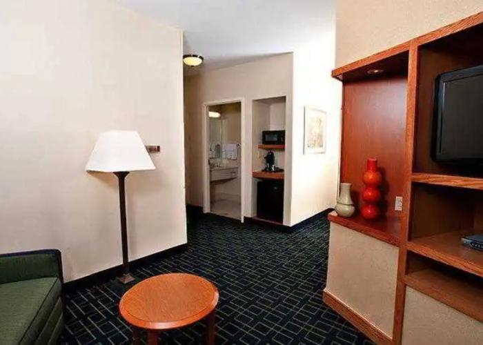 Comfort Inn & Suites South Akron