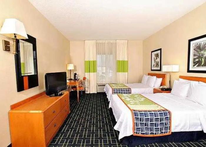 Comfort Inn & Suites South Akron