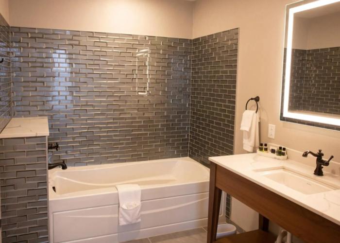 BLU-Tique, Akron, a Tribute Portfolio Hotel