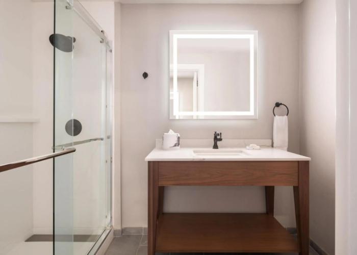 BLU-Tique, Akron, a Tribute Portfolio Hotel