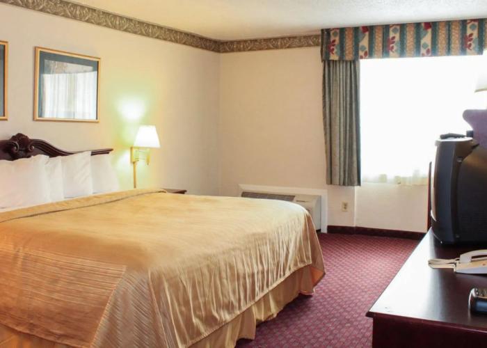 The Royal Inn & Suites