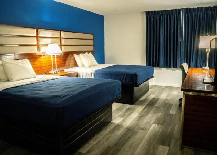 The Royal Inn & Suites