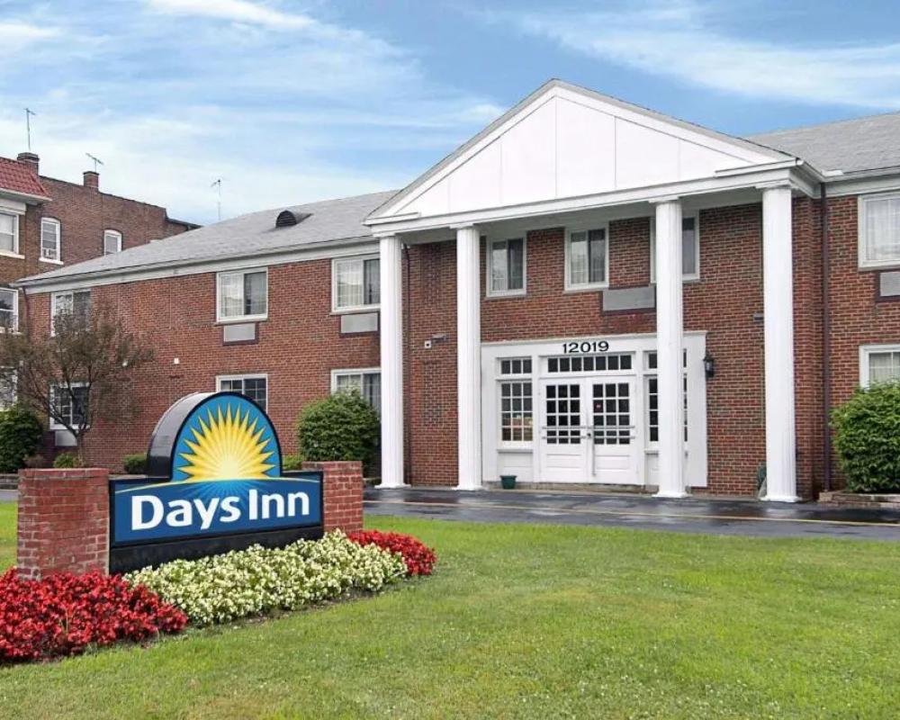 Days Inn Cleveland Lakewood