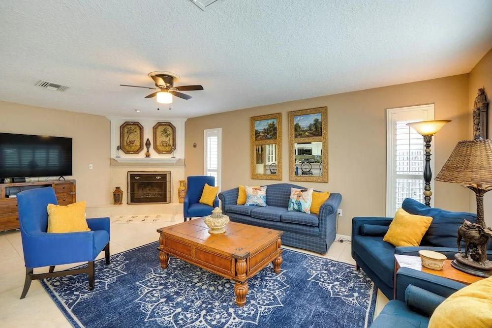 Near Busch Gardens: Sunny Florida Retreat w/ Pool!