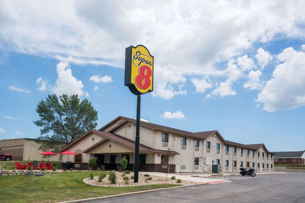 Super 8 by Wyndham Spirit Lake/Okoboji