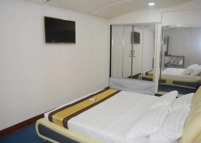999 Hotel