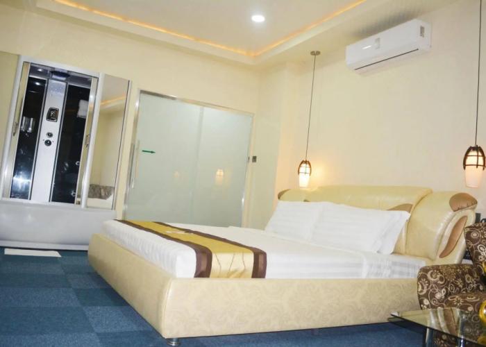 999 Hotel
