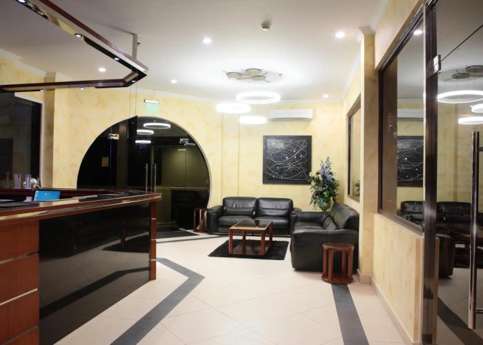 Queens Hotel
