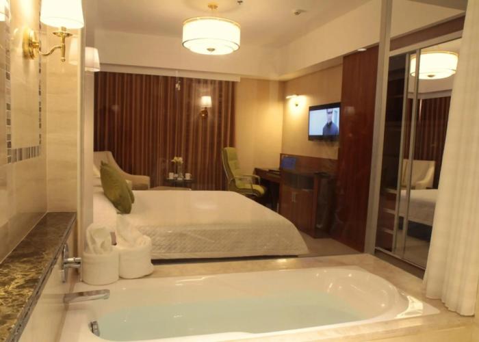 Central Park Tower Resort