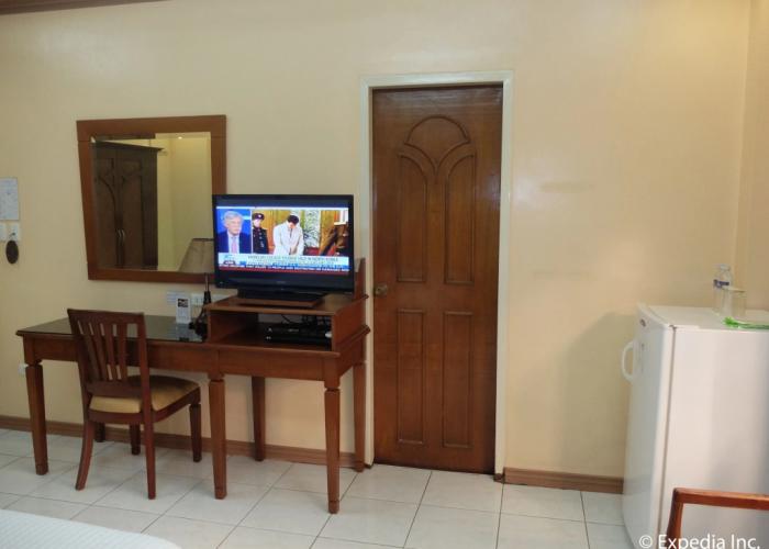 Pacific Breeze Hotel and Resort