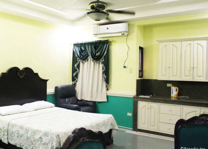 Kokomo's Suites Hotel