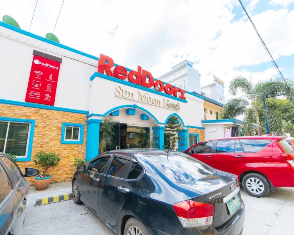 RedDoorz near Walking Street Angeles City