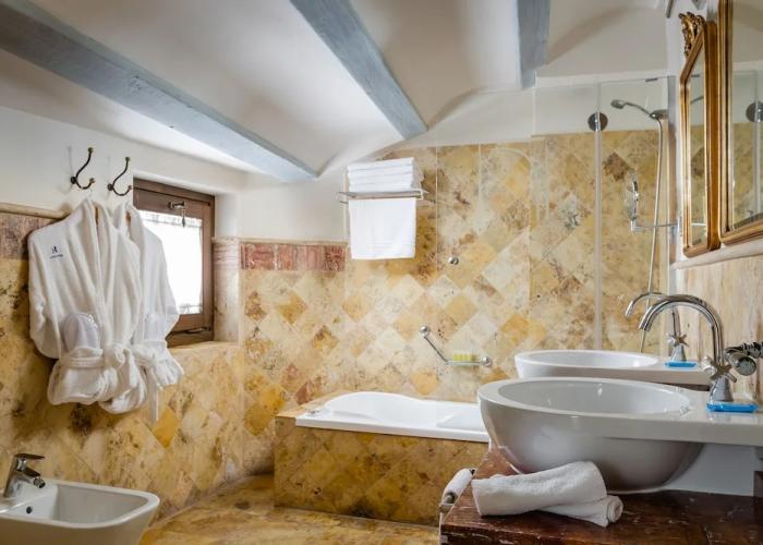 Hotel  YIT La Casona del Arco