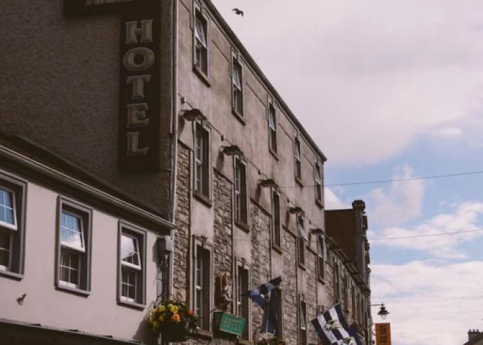 Farnham Arms Hotel