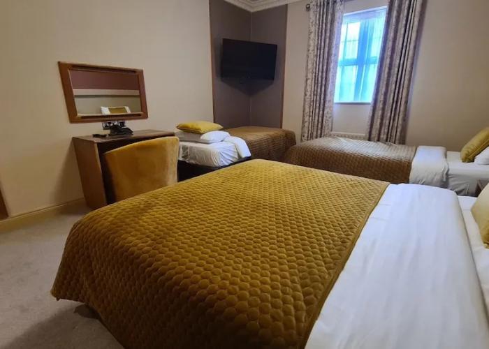 Farnham Arms Hotel