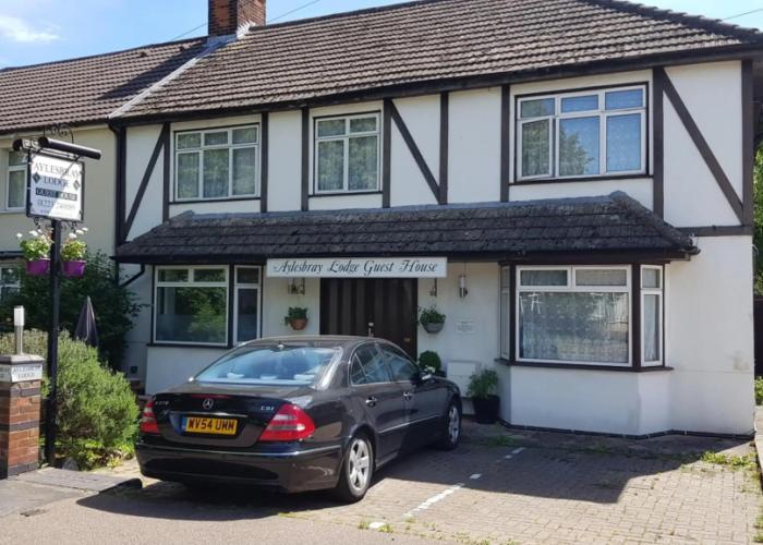 Aylesbray Lodge