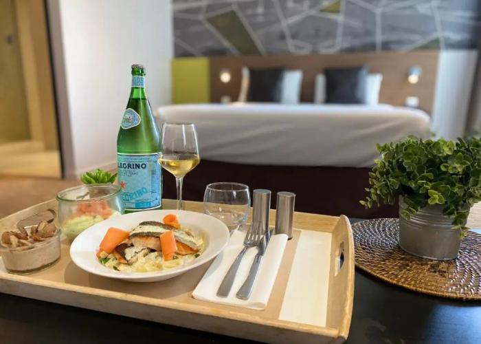 Brit Hotel Toulouse Colomiers - L'Esplanade