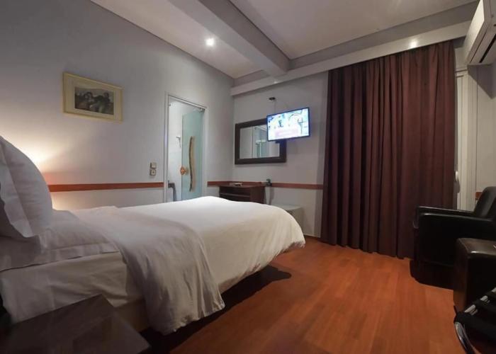 Ephira Hotel