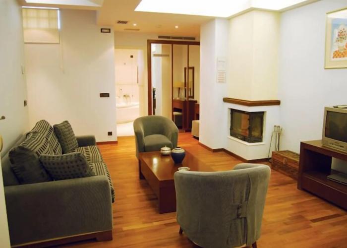 Ephira Hotel