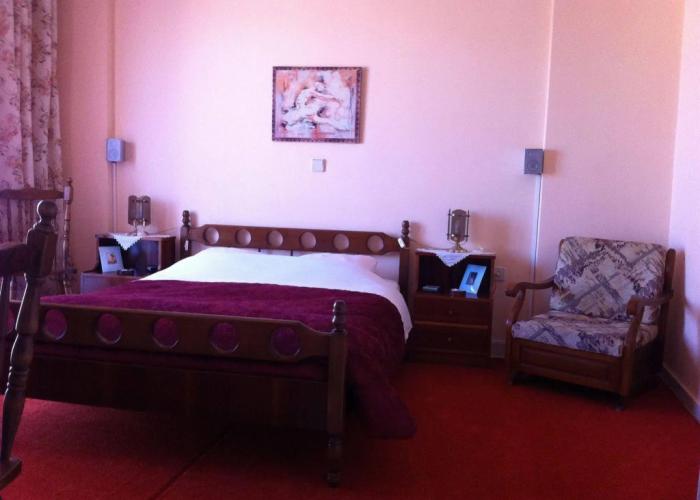 Chris Studios & Apartments
