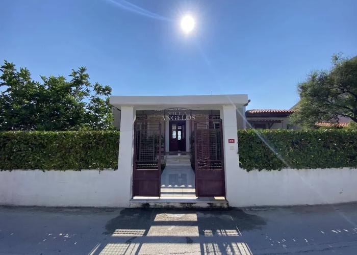 Costa Vasia Suites & Apartments