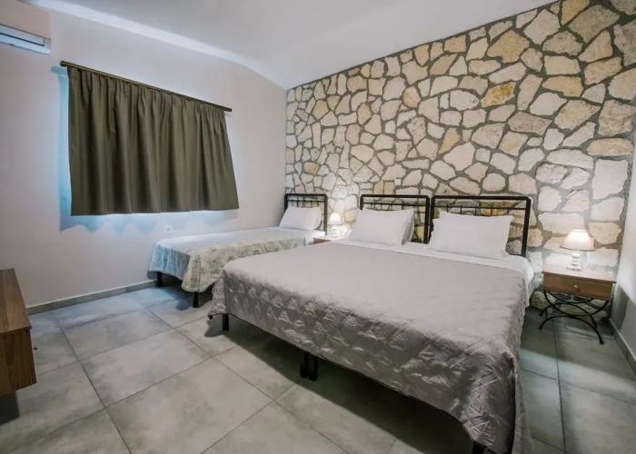 Acrocorinth Apartments