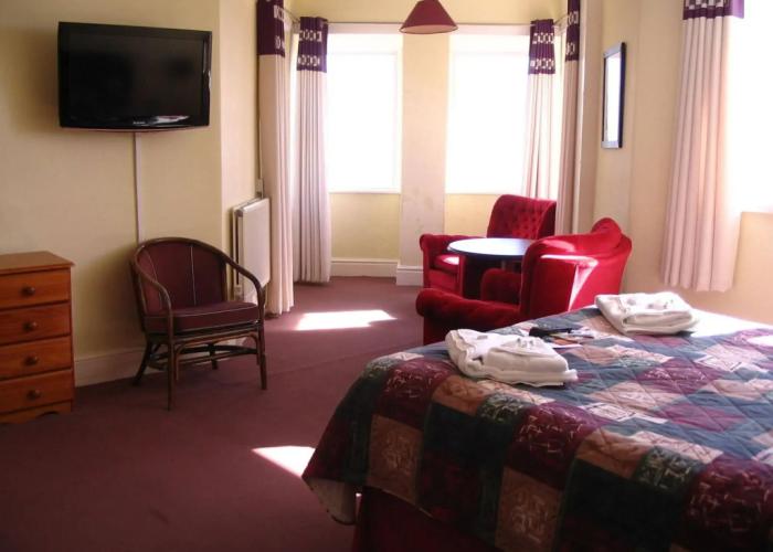 Marine Hotel