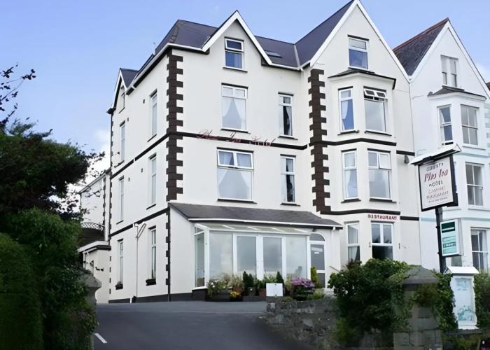 Plas Isa Hotel