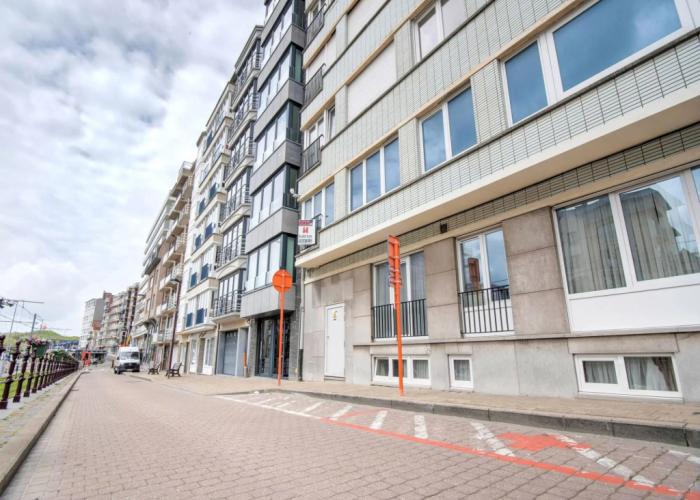Snug Apartment in Wenduine near Sea