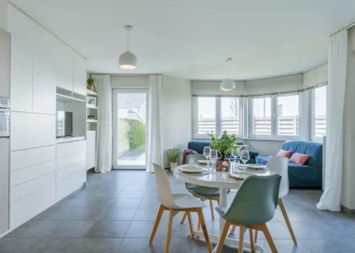 Bright Apartment With Large and Sunny Garden