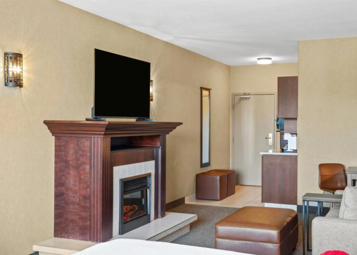 Ramada by Wyndham Drumheller Hotel & Suites
