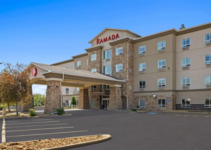 Ramada by Wyndham Drumheller Hotel & Suites