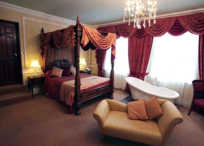 Old Palace Lodge Hotel