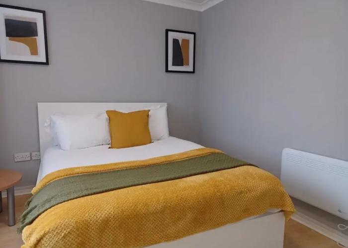 MALTING-GREEN DOOR-One Bedroom Apartment