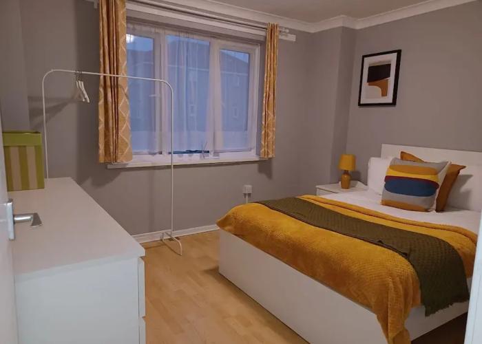 MALTING-GREEN DOOR-One Bedroom Apartment