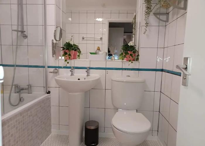 MALTING-GREEN DOOR-One Bedroom Apartment