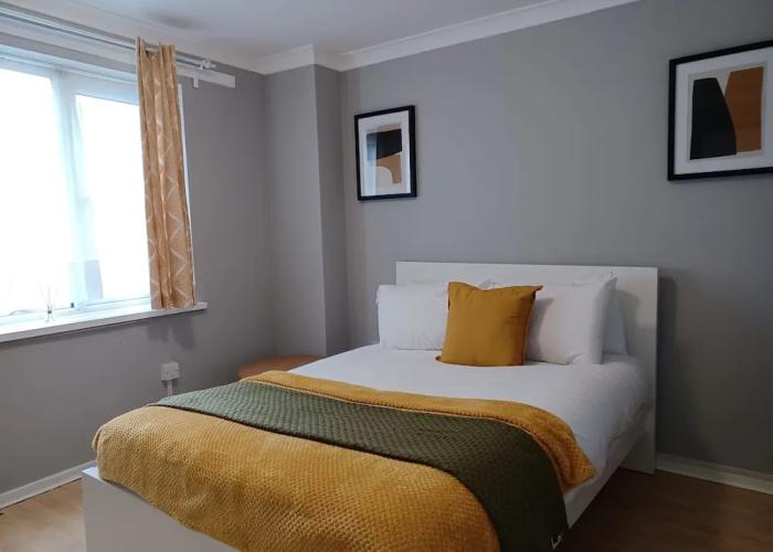 MALTING-GREEN DOOR-One Bedroom Apartment