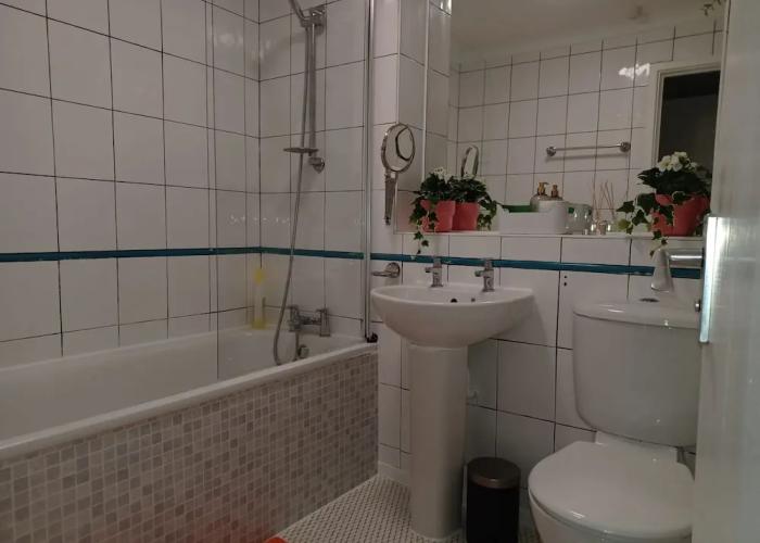 MALTING-GREEN DOOR-One Bedroom Apartment