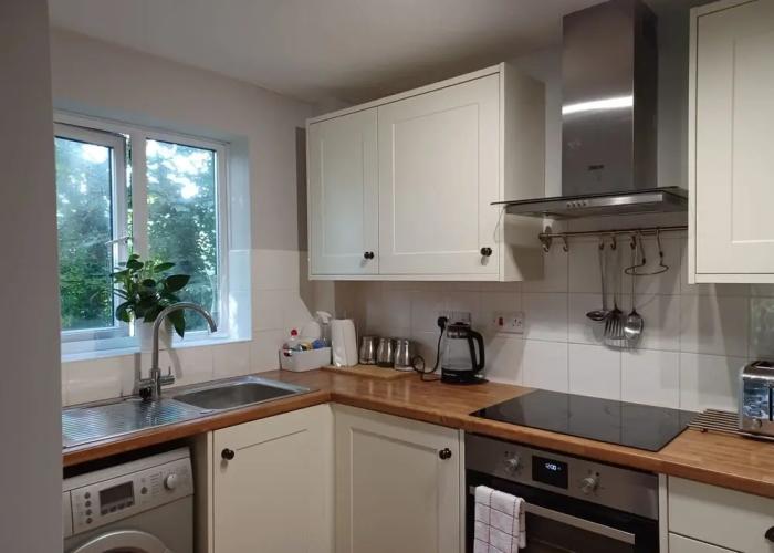 White Door Malt-Huku Kwetu (Dunstable)