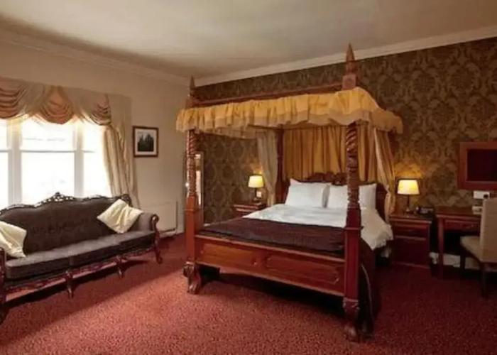 Lamb Hotel by Greene King Inns
