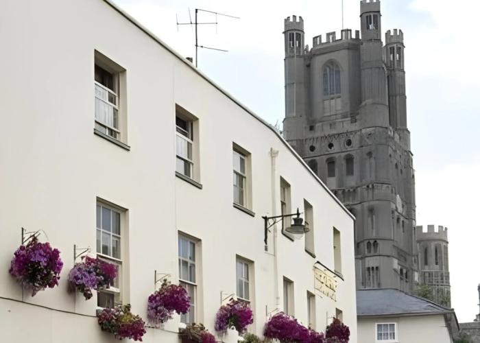 Lamb Hotel by Greene King Inns