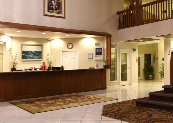 Gibsons Garden Hotel