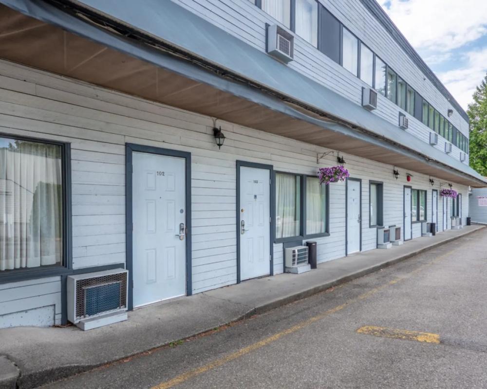 Cedars Inn Hotel & Convention Center