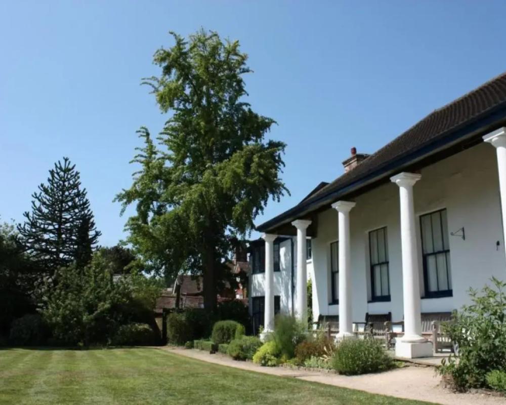 voco Lythe Hill Hotel & Spa by IHG