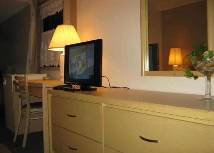 Slumber Lodge Motel