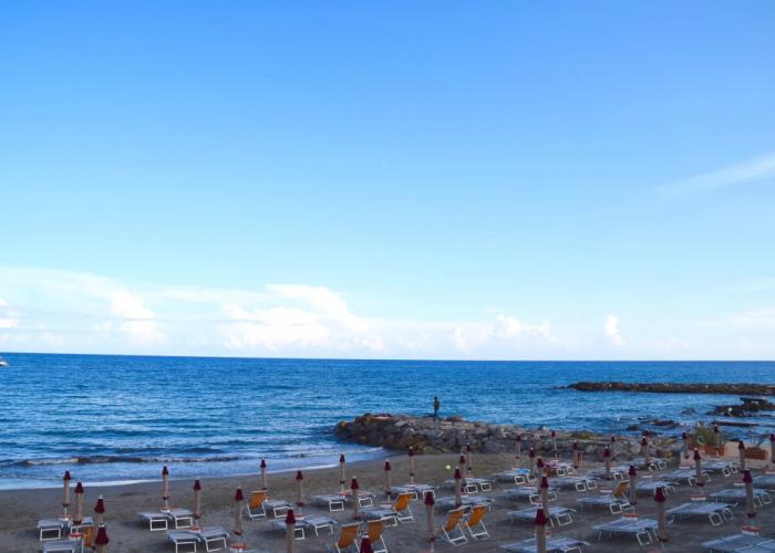 Sunrise Apartment Seaview