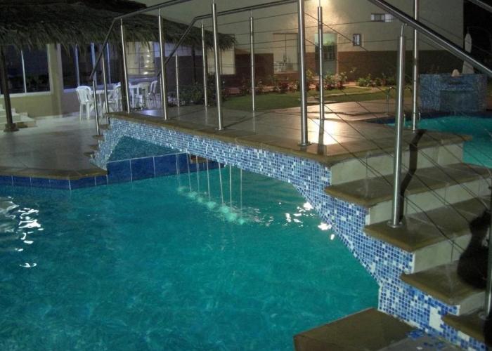 Axari Hotel & Suites