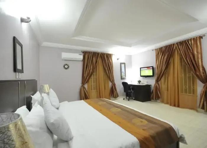 Princeville Hotels