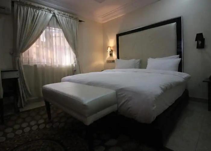 Adsuit Hotel Calabar