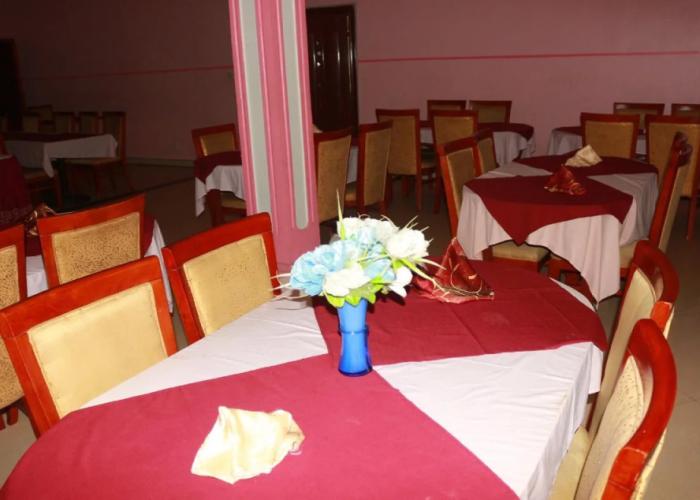 Carlcon Hotel